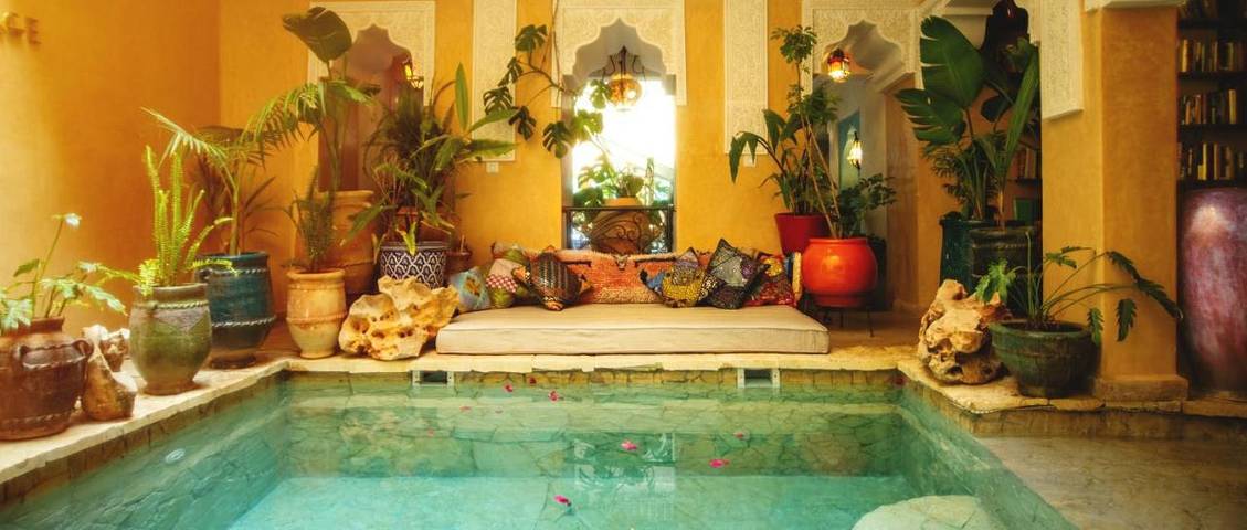 Riad pour 2 personnes, avec jacuzzi et piscine ainsi que sauna et jardin, adapté aux familles