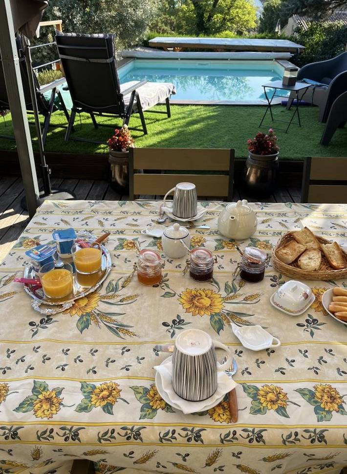 Chambre d’hôte pour 2 personnes, avec piscine et jardin