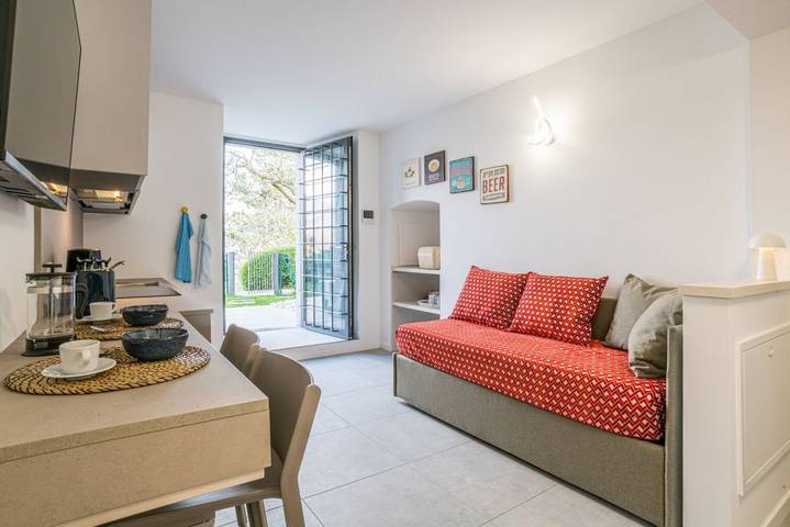 Appartamento intero, Guesthost - Lake View Apartment Villa Maderni Como in Como, Parco Regionale Spina Verde