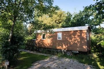 Camping pour 6 Personnes dans Seillac, Vallée de la Loire, Photo 1