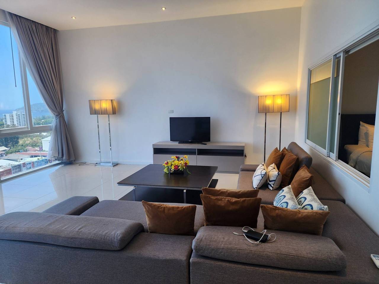 Entire apartment, A2-stunning Seaview 4brs3baths Duplex karon City in Ban Karon, Karon