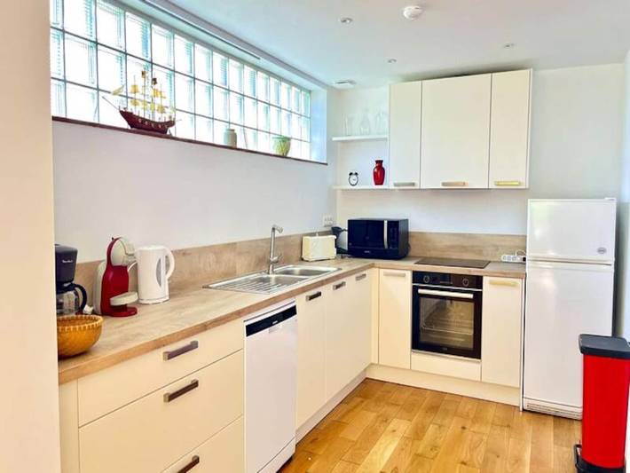 Gîte pour 7 personnes, avec jardin, adapté aux familles à Locmiquélic - 3