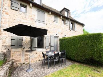 Gîte pour 6 Personnes dans La Fage-Saint-Julien, L'Aubrac, Photo 1