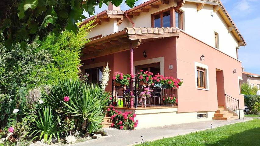 Casa rural para 6 personas, con vistas y jardín en Alfoz de Burgos