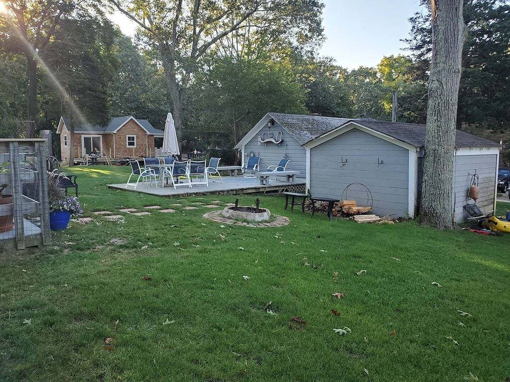 2 Bedroom Hamptons Waterfront Cottage Rental in Hampton Bays, Hamptons