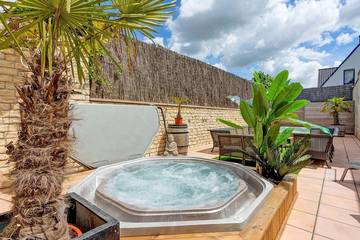 Gîte pour 8 personnes, avec terrasse et sauna ainsi que jacuzzi et piscine à Avelgem