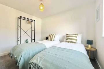 Vacation Rental for 6 Guests in Penzance, Cornwall, Picture 2