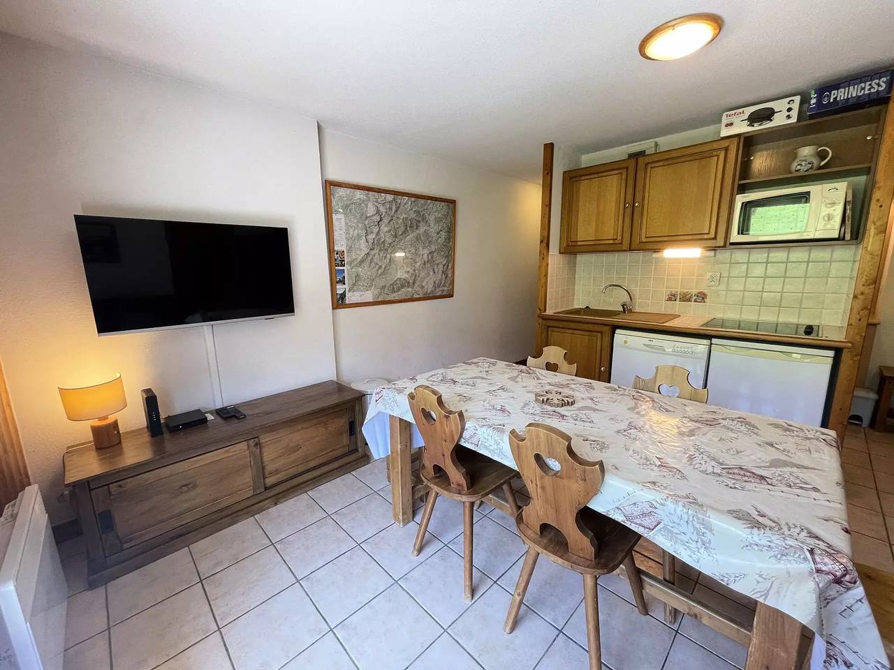 Appartement entier, Grande terrasse sud au pied des pistes de l'Espace Diamant in Flumet, Région d'Albertville