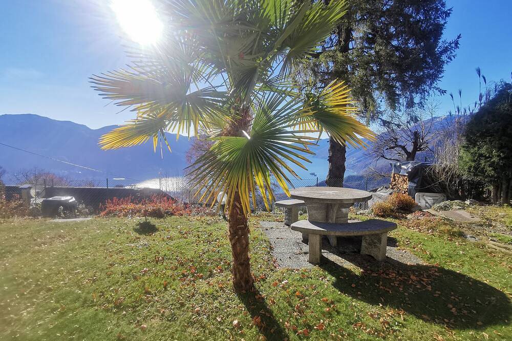 Apartamento entero, Cozy vacation apartment with lake view, quiet location in Locarno, Alpes Ticineses y del Verbano