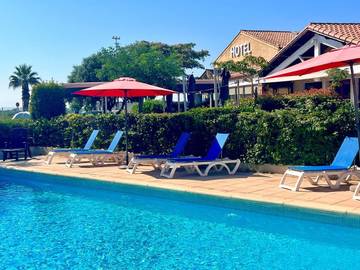 Hôtel pour 2 personnes, avec vue ainsi que jardin et piscine à Villeneuve-lès-Béziers
