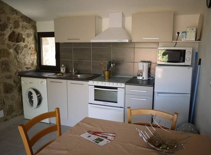 Gîte pour 3 personnes, avec piscine ainsi que jardin et terrasse dans le Gard - 2