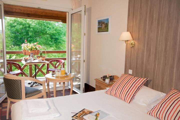 Hôtel pour 2 personnes, avec jardin et piscine à Saint-Jean-Lespinasse - 2