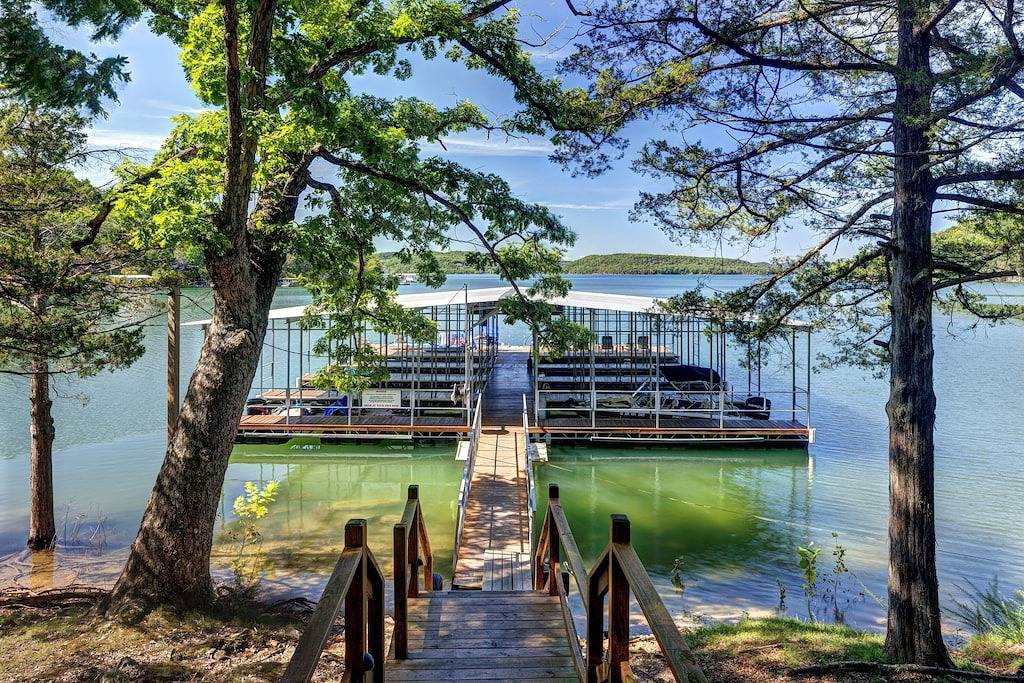 Neue Suite am Beaver Lake, Whirlpool, Bootsanlegestelle / Schwimmdeck, spektakuläre Aussicht! in Beaver Lake