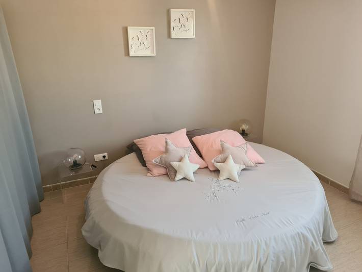 Apartamento entero, Apartamento 'La Valencianne' con Wi-Fi y aire acondicionado in Paulhan, Región de Lodève