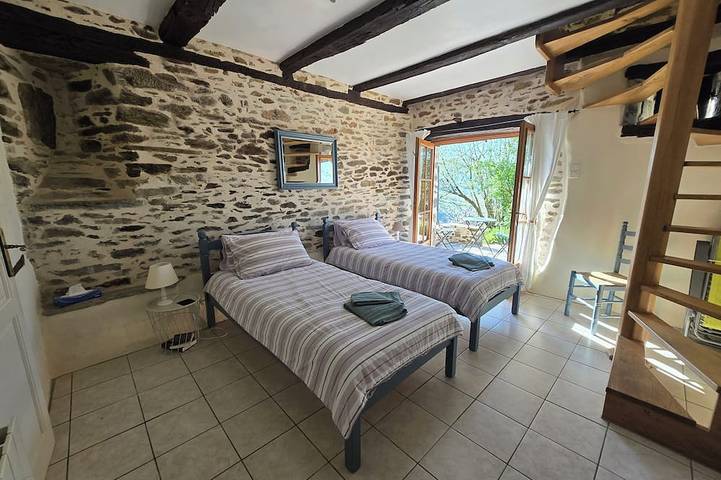Auvergne country house 15 kms from the medieval village of Conques in Vieillevie, Región de Aurillac