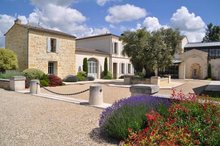 Gîte pour 2 personnes, avec jardin et terrasse à Lussac