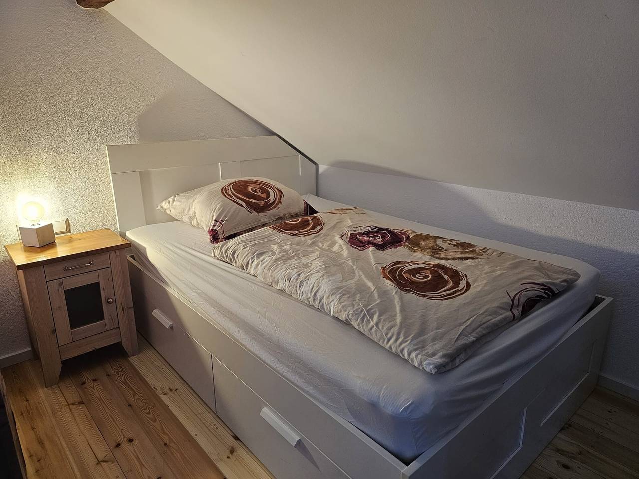 Ganze Wohnung, Ferienwohnung in ruhiger Lage mit Gemeinschaftsgarten und Wlan in Westheim (Hohenlohe), Rosengarten (Hohenlohe)