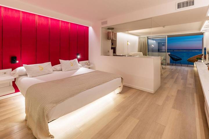 Appartement voor 3 personen, with Balkon and Terras as well as Zwembad and Uitzicht in Ibiza Stad