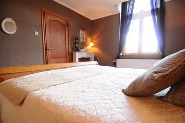 Gîte pour 9 personnes, avec jardin, animaux acceptés à Onhaye
