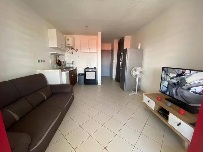 Gîte pour 2 personnes, avec piscine et balcon dans Plage de Montabo