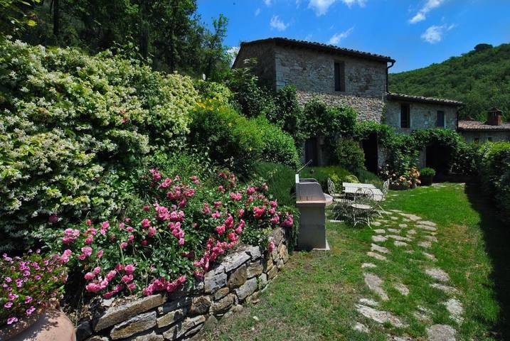Privatzimmer für 6 Personen, mit Terrasse und Garten sowie Pool und Ausblick in Lilliano