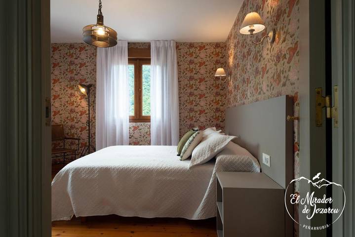 Country House 'El Mirador De Jozarcu' with Mountain View, Balcony and Wi-Fi in Peñarrubia, Cordillera Cantábrica