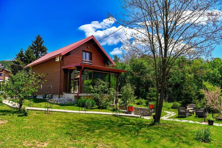 Casa de vacaciones para 4 personas, con jardín y jacuzzi - 1