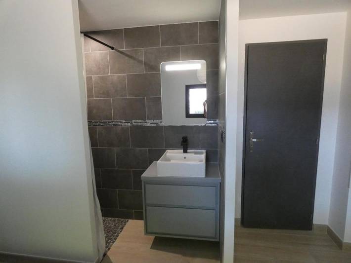 Gîte pour 2 personnes, avec terrasse et vue à Clermont-l'Hérault - 3