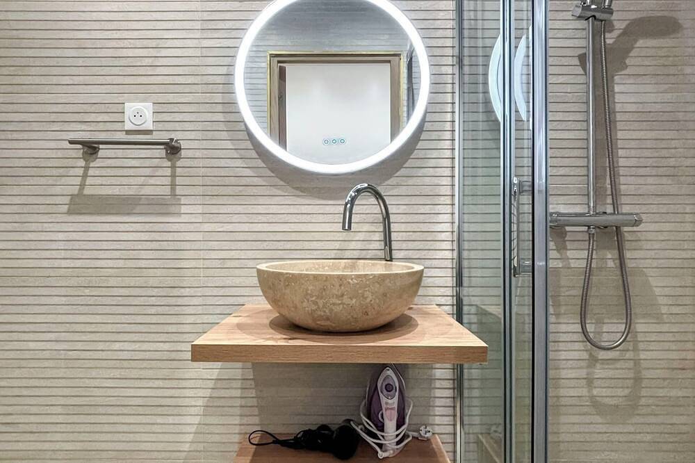 Ganze Wohnung, Hoche B 05 - Ein Schlafzimmer Wohnung, Schläft 4 in Le Pré-Saint-Gervais, Seine-Saint-Denis