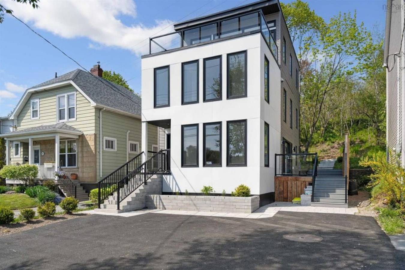 Oceanview Modern Home in Central Halifax in Halifax, Nuova Scozia