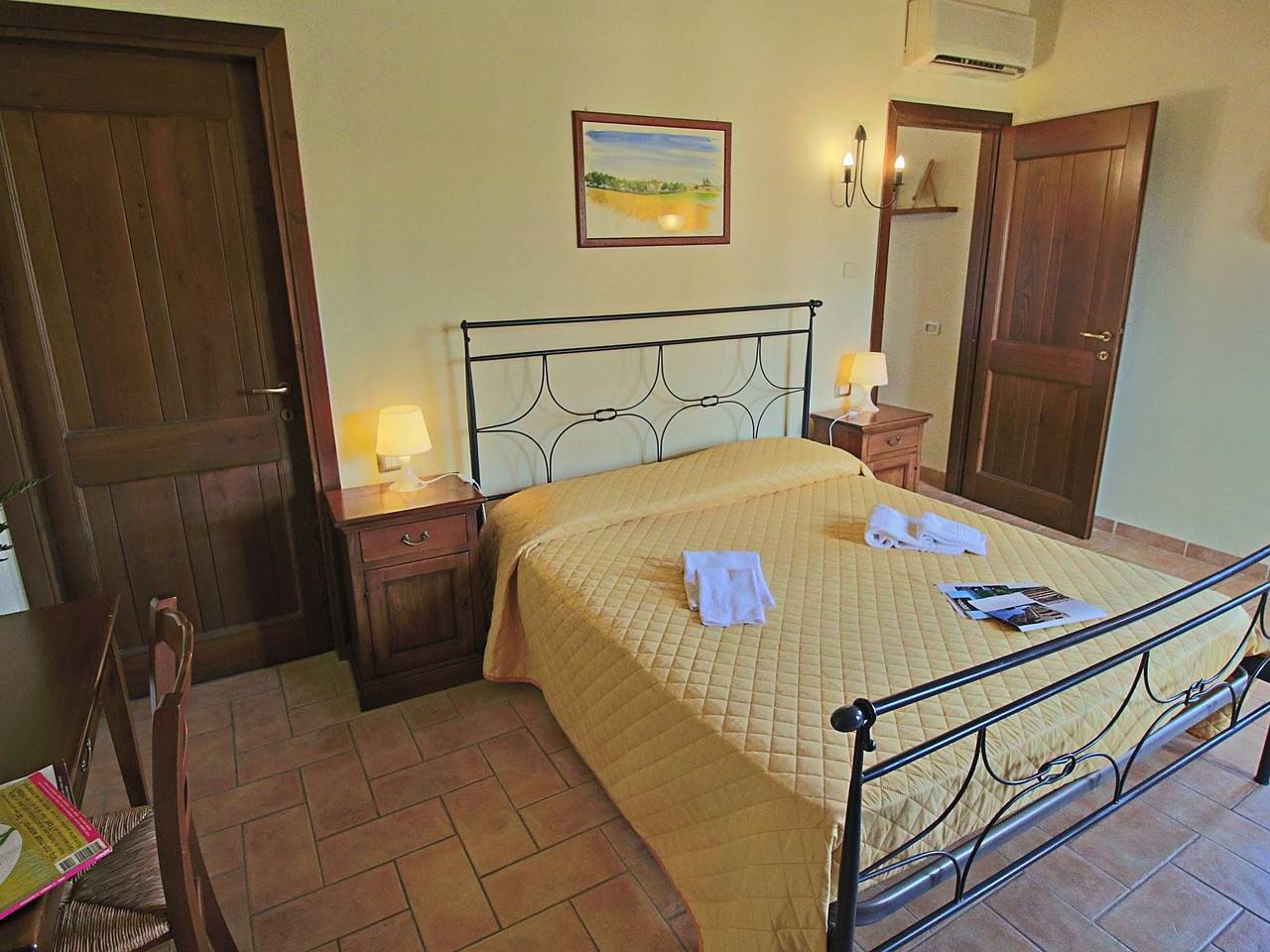 Cottage a Urbania con piscina e terrazza in Urbania, Valle del Metauro