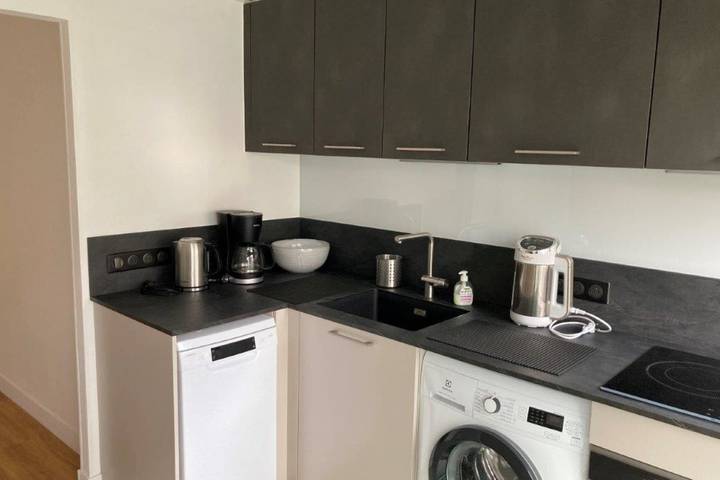 Gîte pour 4 personnes, avec balcon, adapté aux familles dans Cannes La Bocca - 4