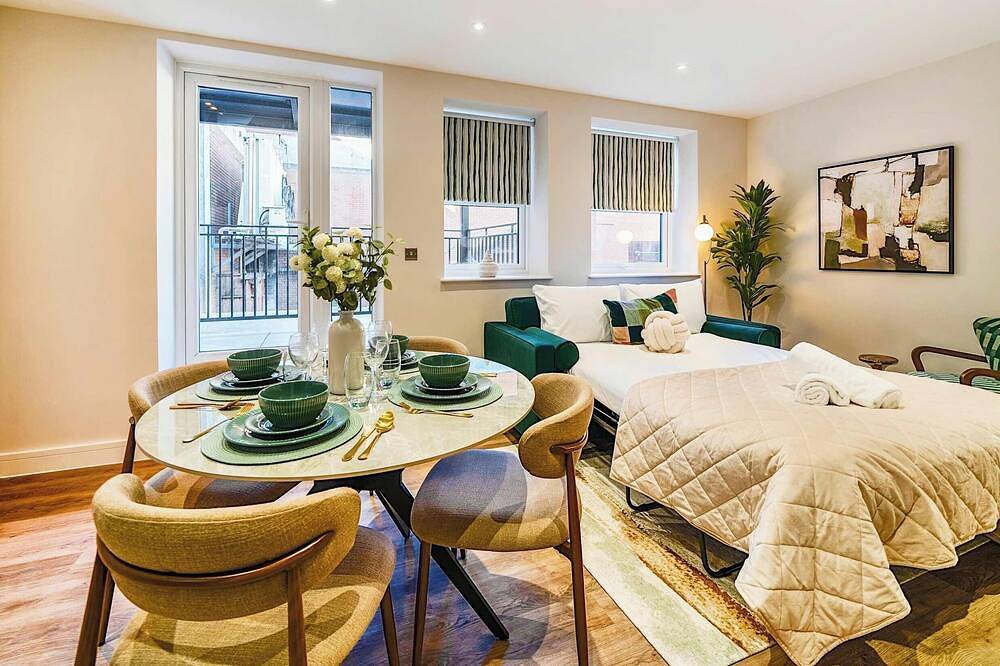 Geheel appartement, Town Center, Free Fast Wifi, Balcony in Rushmoor, Hampshire