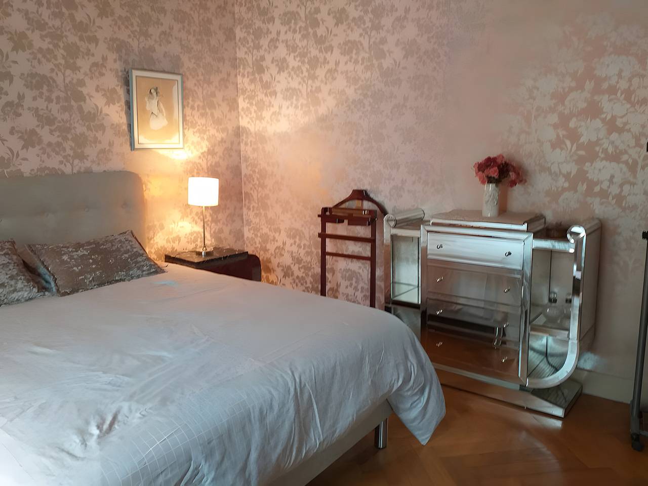 Chambre d’hôtes au cœur de Béziers avec piscine partagée, Wi-Fi et climatisation in Béziers, Côte d'Améthyste