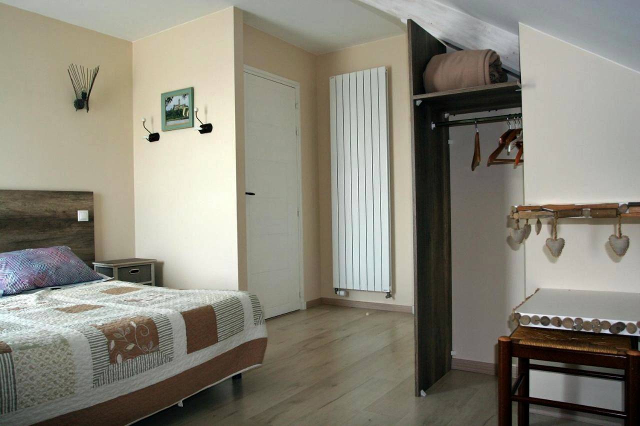 King Room with Balcony in Saint-Florent-le-Vieil, Région de Cholet
