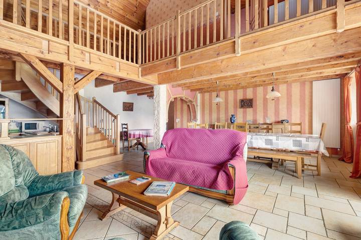 Maison de vacances 'Le Panorama' avec vue sur la montagne, terrasse partagée et Wi-Fi in Rentières, Parc naturel régional des Volcans d'Auvergne