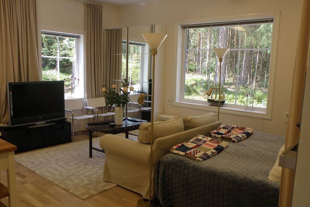 Wunderschönes Cottage \"Traum von Wald und Meer\" by Interhome in Stenungsund, Norra Västkusten