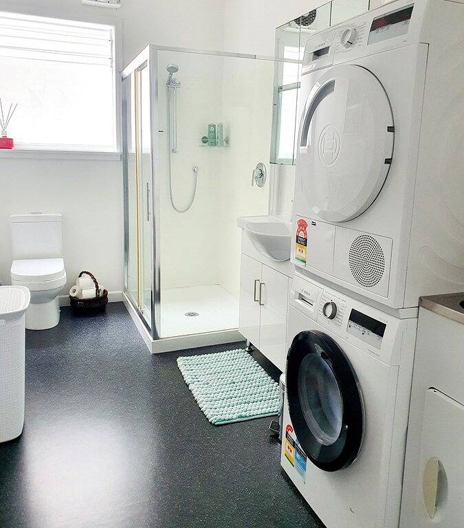 Holiday home for 15 people, with balcony in Wellington