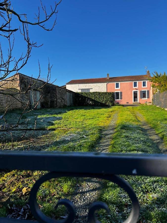 Location de vacances pour 20 personnes, avec jardin ainsi que piscine et vue à La Réorthe - 2