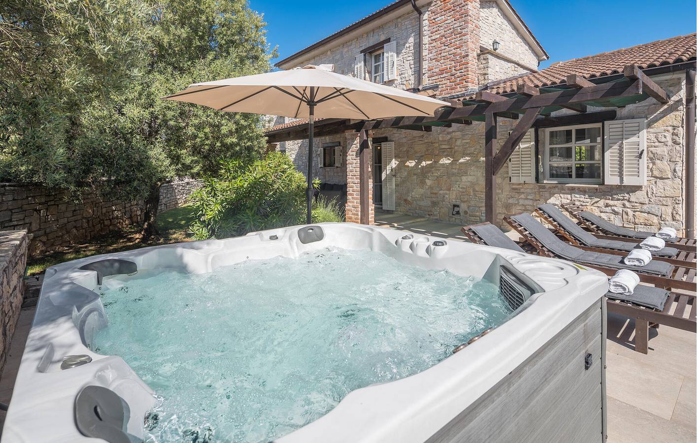 Ferienhaus für 8 Personen mit Terrasse in Općina Višnjan, Zentralistrien