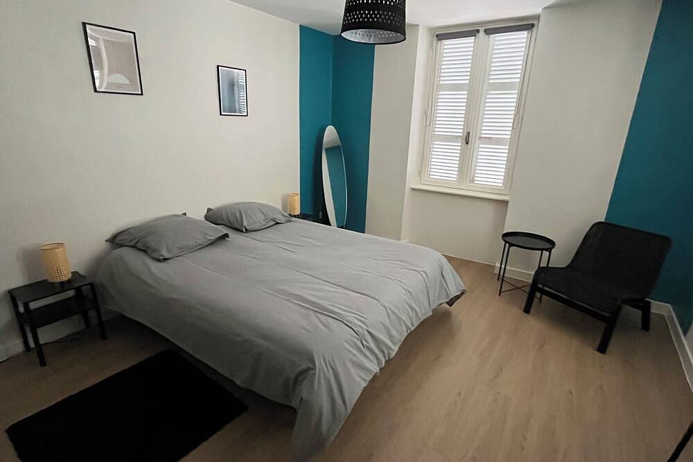 Appartement entier, Appartement centre-ville Charolles (9/11 personnes) in Charolles, Région de Charolles