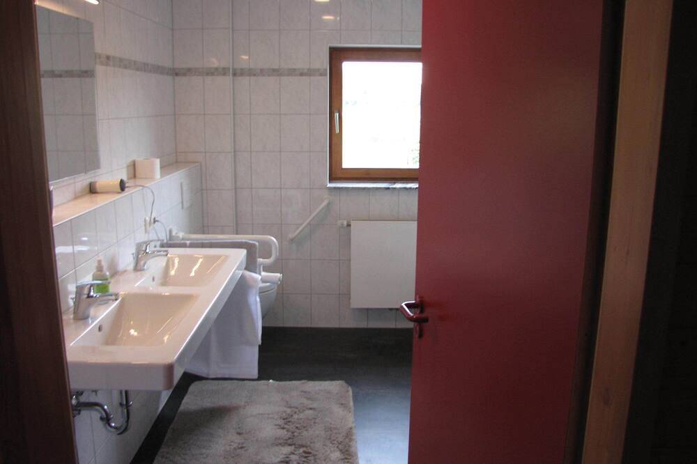 Ganze Wohnung, Ferienwohnung direkt am Westerwaldsteig für 4 Personen in Nistertal, Westerwald