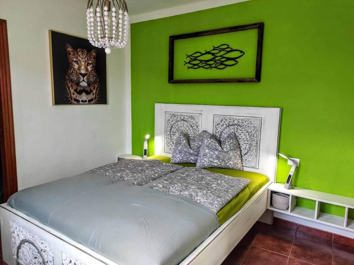 Chalet para 5 personas, con vistas además de jardín y piscina, Se admiten mascotas en La Palma - 3