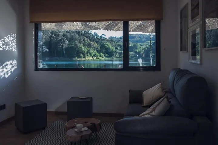 Albergue para 6 personas, con vistas al lago además de jardín y piscina, Se admiten mascotas - 1
