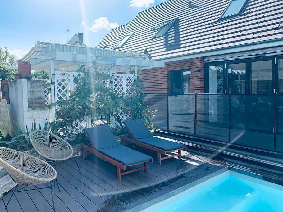 Appartement entier, Appartement proche Astérix, Chantilly, Cdg, piscine 15 Juin au 30 Aout in La Chapelle-en-Serval, Oise
