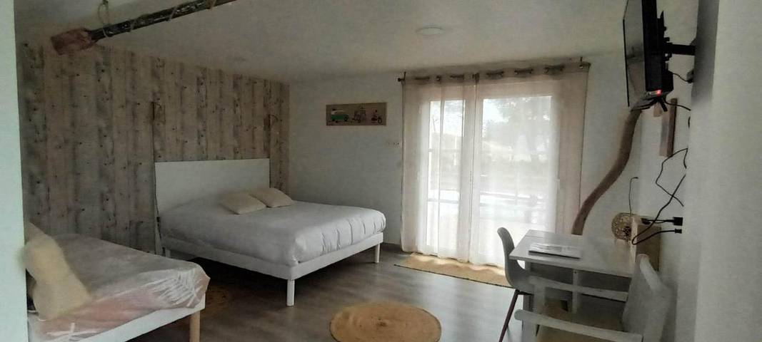 Chambre d’hôte pour 3 personnes, avec terrasse et jardin à Créances - 4