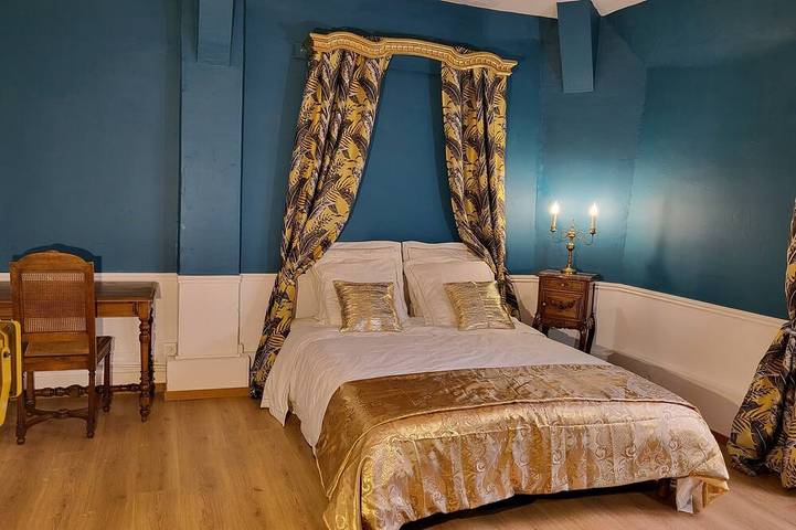 Gîte pour 15 personnes, avec jardin dans Marcilloles - 2