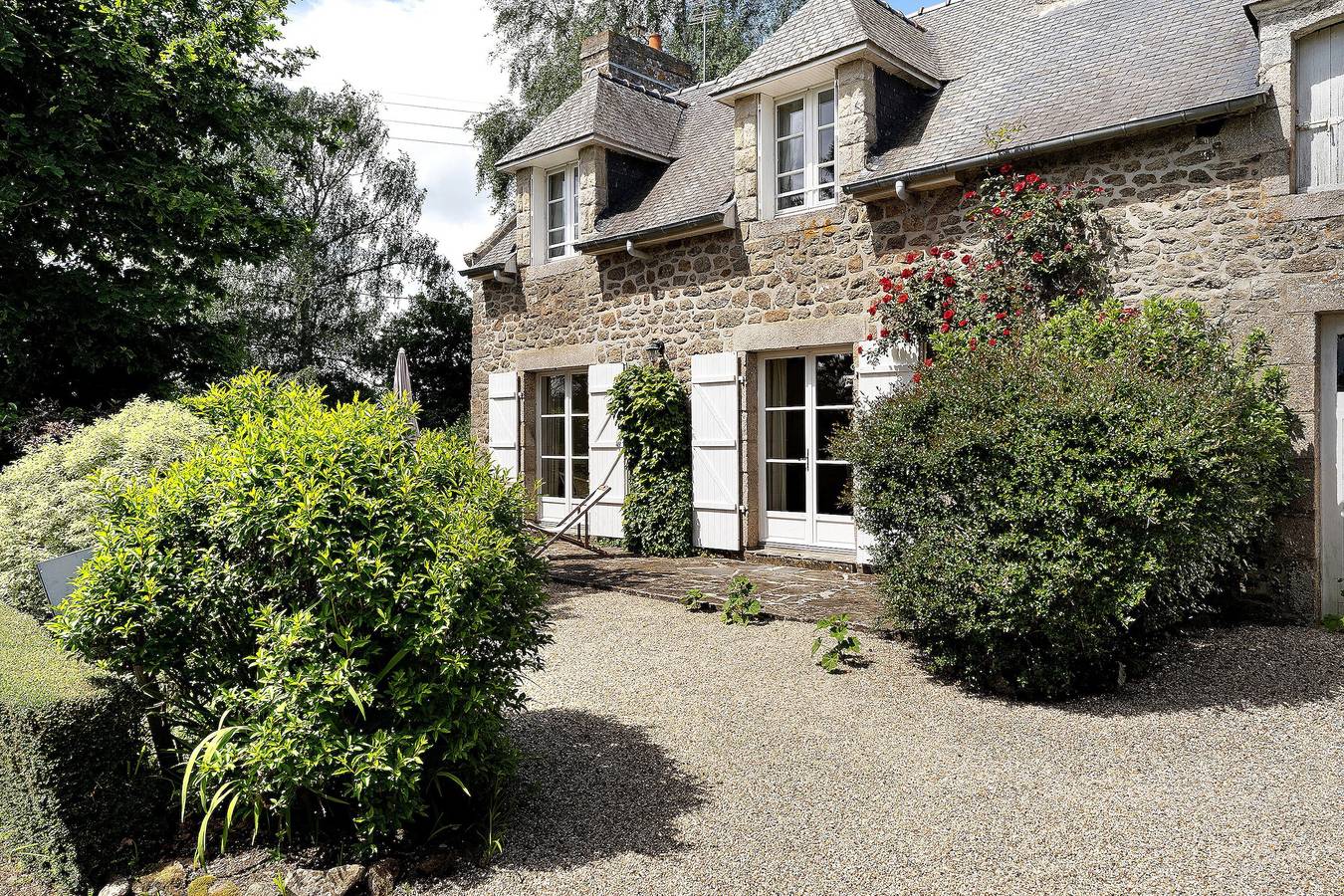 Casa de vacaciones «La Ville Es Anougiers» con terraza privada, jardín privado y Wi-Fi in Ploubalay, Región de Dinan