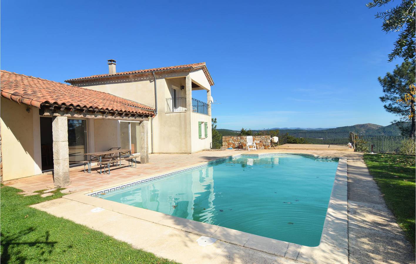 Appartement avec piscine près de Bordezac et Le Luech in Bordezac, Parc national des Cévennes