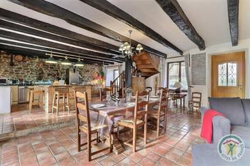 Gîte pour 6 personnes, avec terrasse et vue à Pleine-Fougères